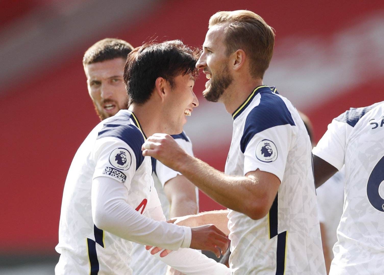 的赛场上仍 的赛场上仍