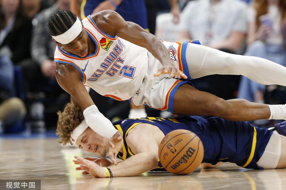 中展现出其 中展现出其